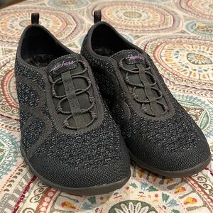 Skechers Relaxed Fit Air-Cooled Memory Foam Sneaker size 9.5 women’s